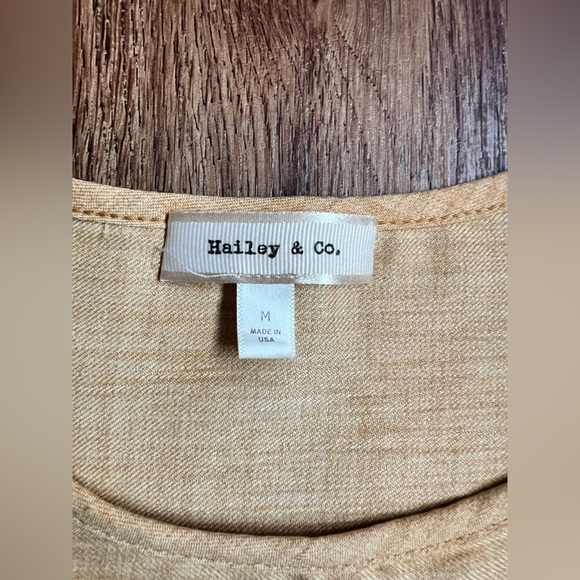 Hailey & Co. Tan Top with Ruffle Sleeves size M - Picture 2 of 6